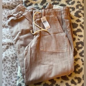 American Eagle Tom Girl Jogger
